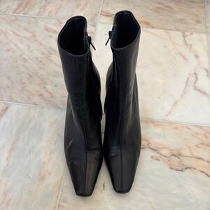 Saint Laurent Black Leather Ankle Boots, 38